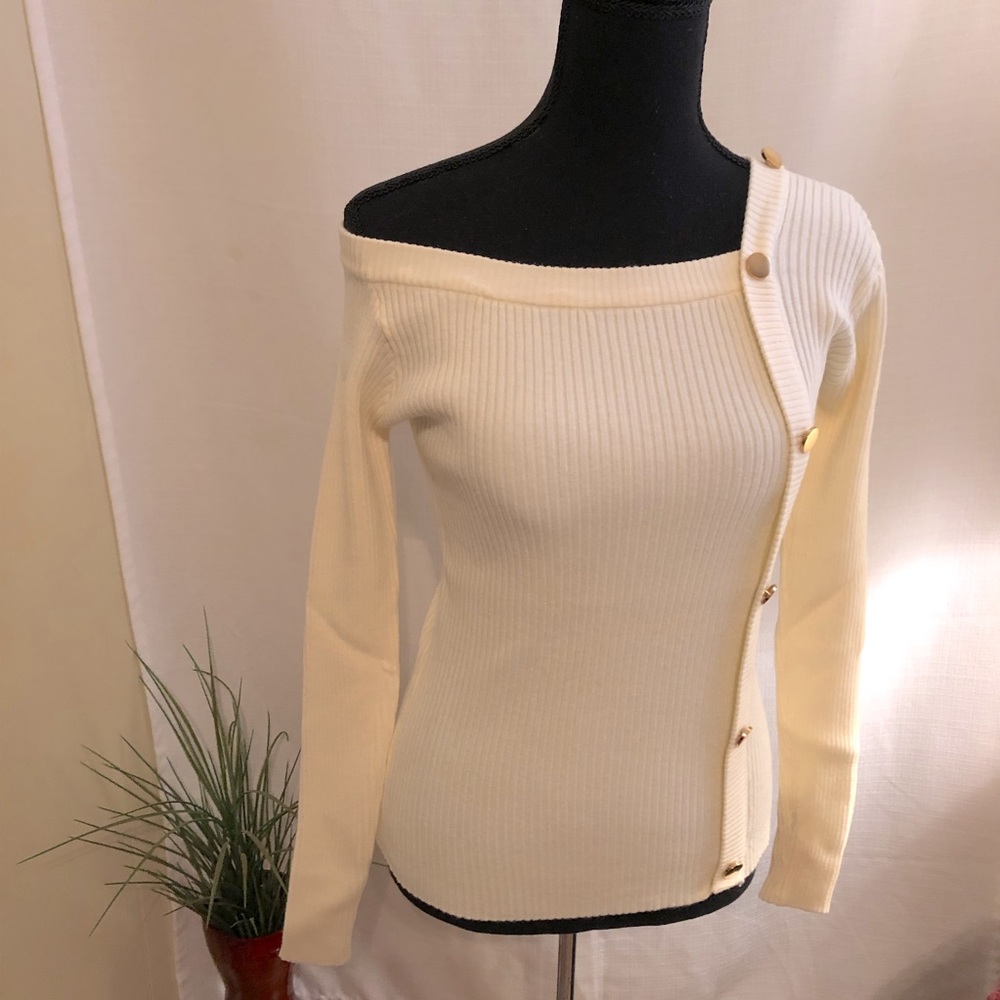 Off Shoulder Button Design Rib Knit Sweater Size Small - Picture 5 of 5